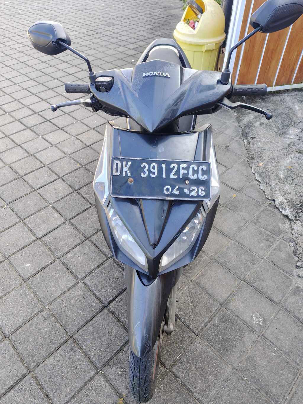 Honda Vario scooter for rent in Bali – view 3
